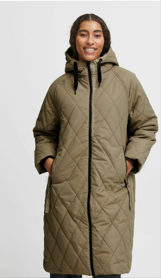 Belis lightly padded coat.
